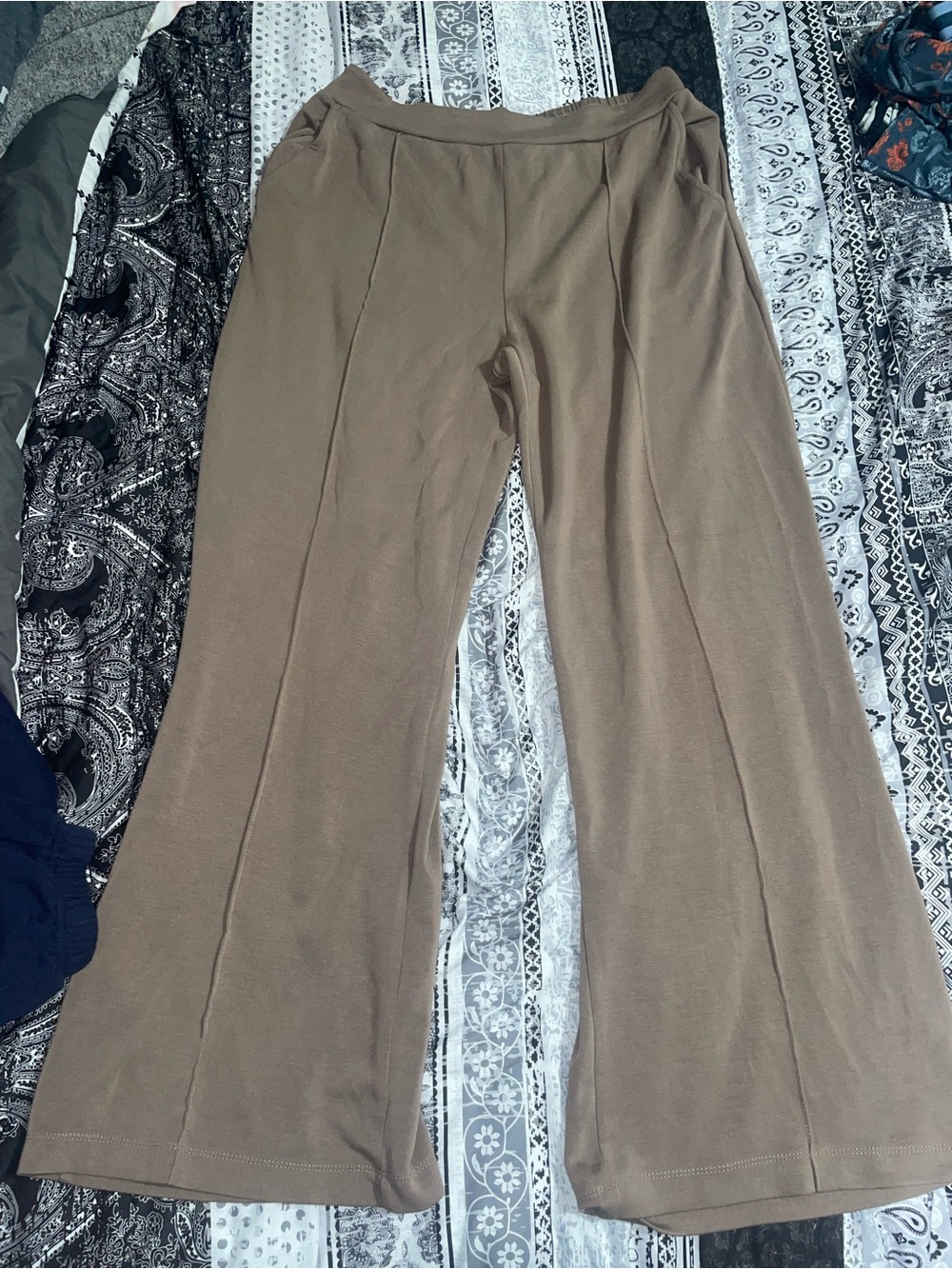 Women's Wide-Leg Pull-On Pants in Taupe